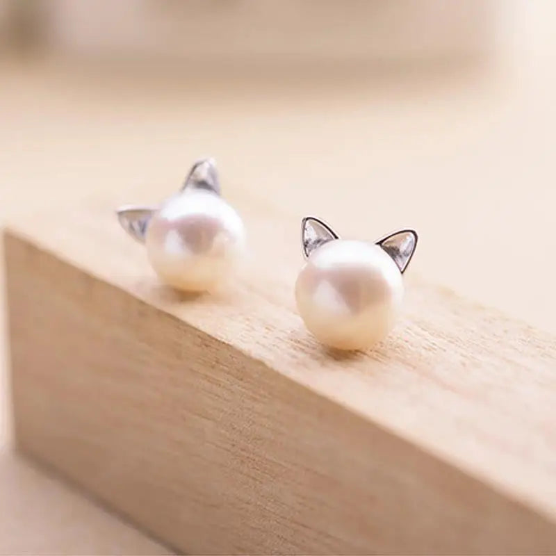 Lydia 02 - Pearl Cat Stud Earrings